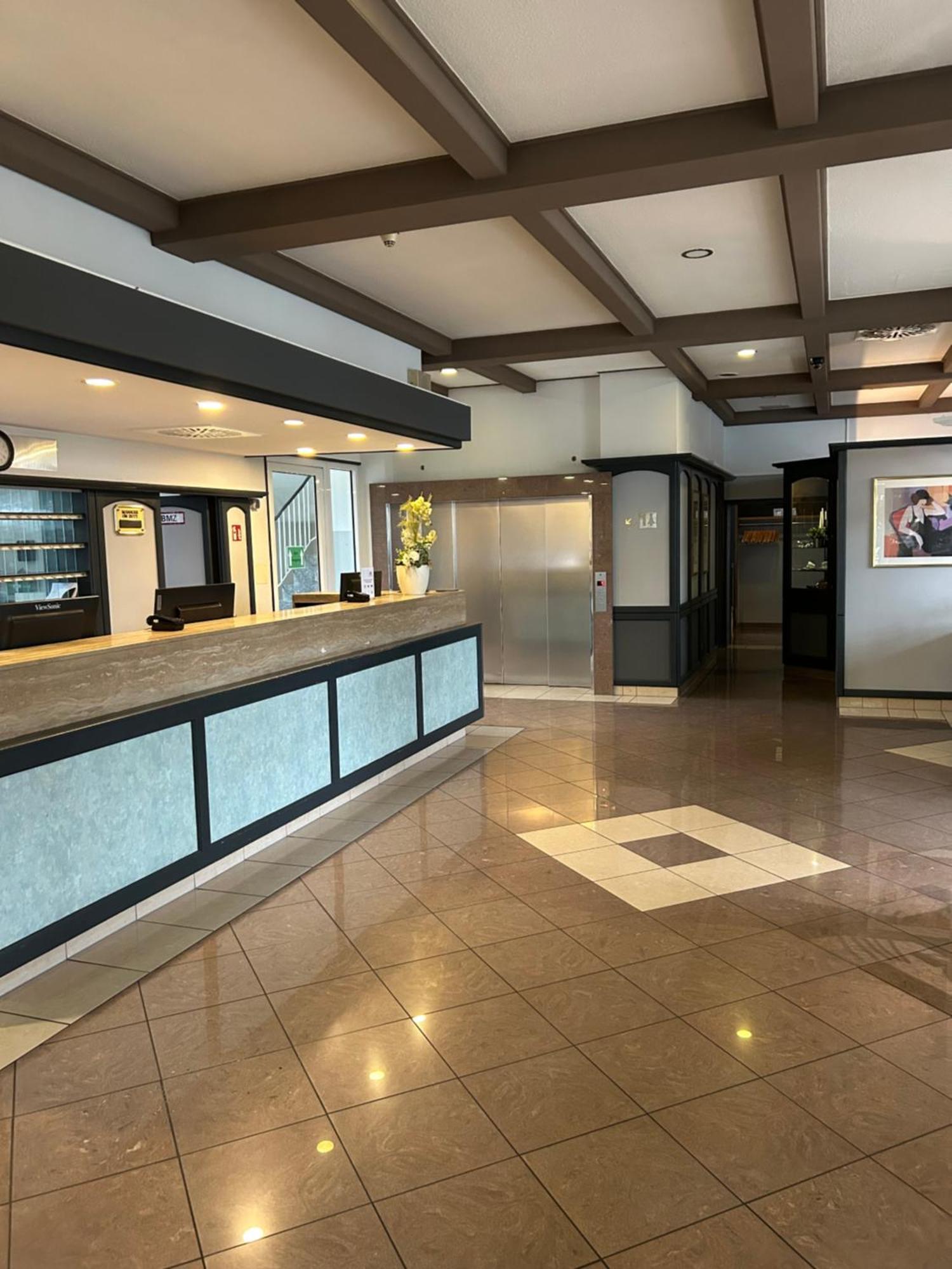 Concorde Hotel سيغن المظهر الخارجي الصورة